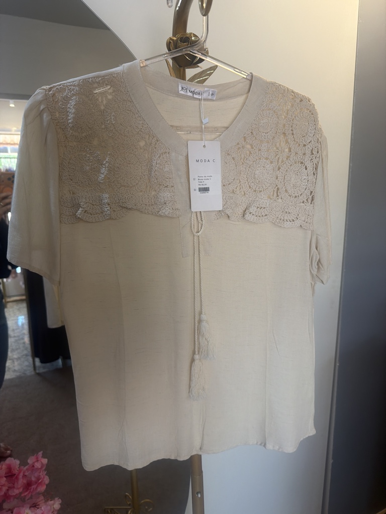 MODA C blusa beige rendada