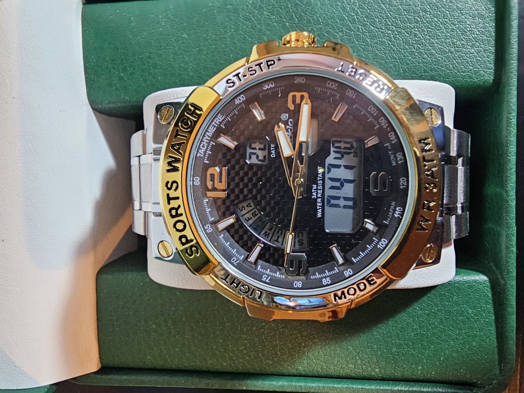 ⌚️Reloj Metalico Plateado tapa Dorada