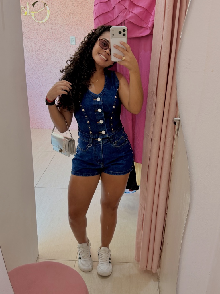 Short J. Escuro taxinhas na lateral