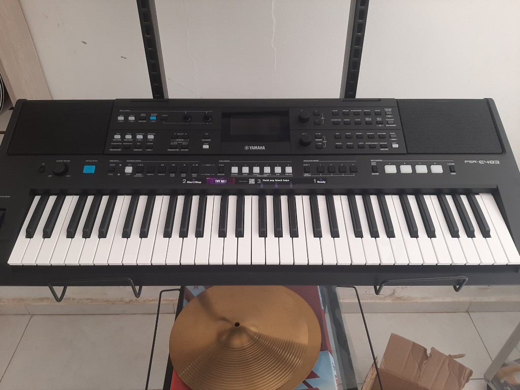 Yamaha PSR-E483
