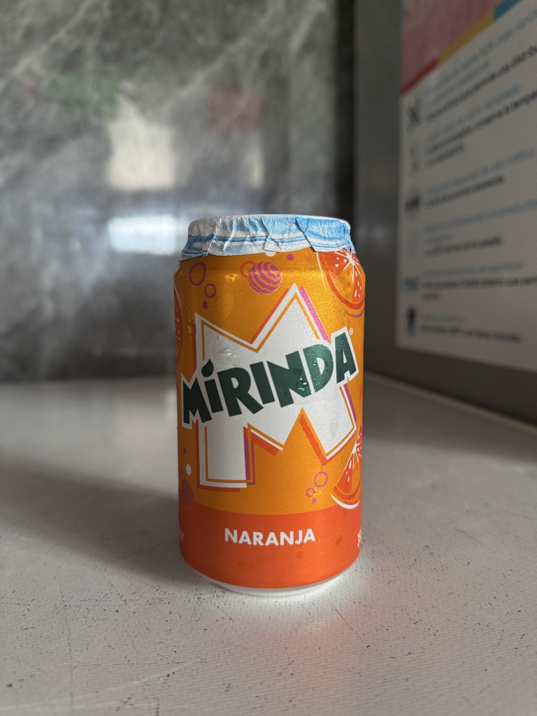 Mirinda naranja en lata 12Onz