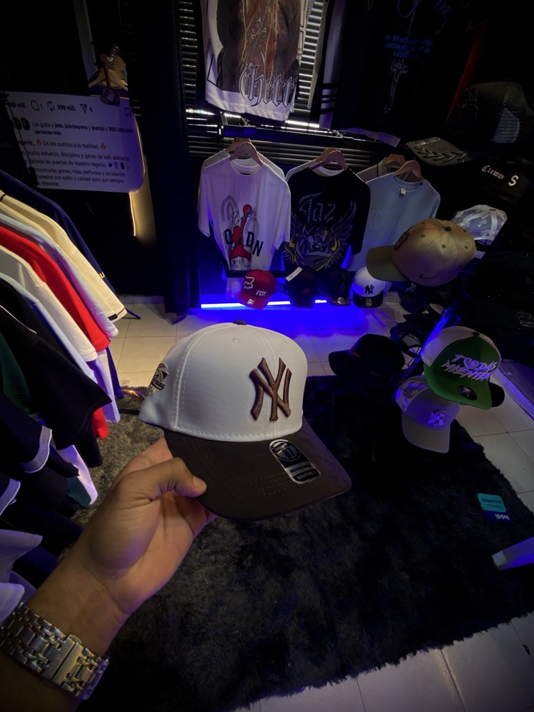 Gorra NY blanca y cafe