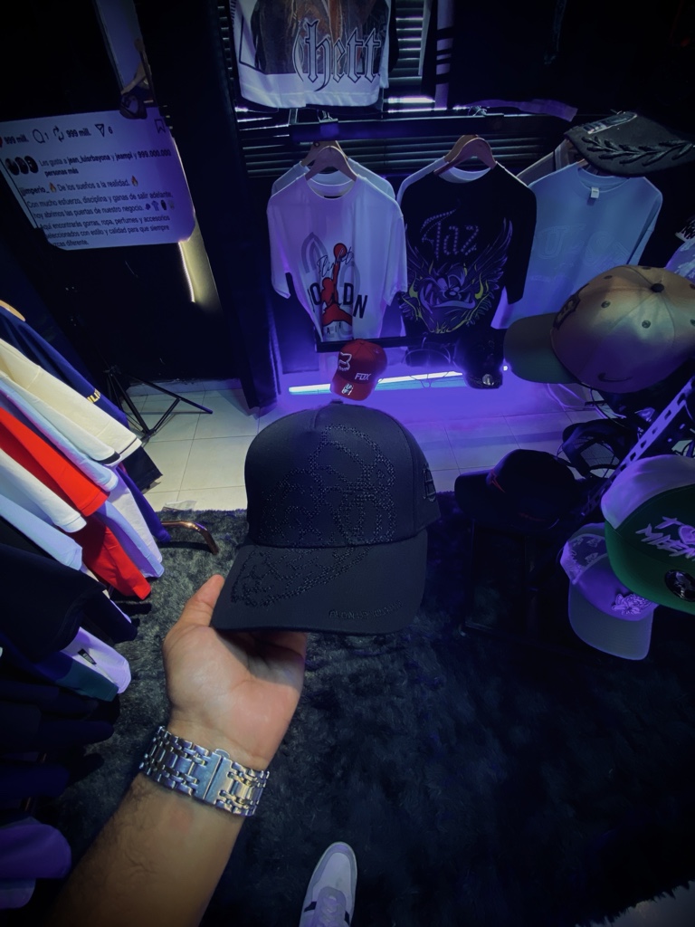 gorra negra