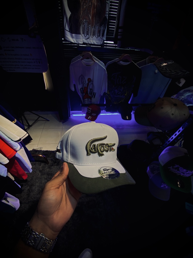 Lacoste gorra blanca y verde