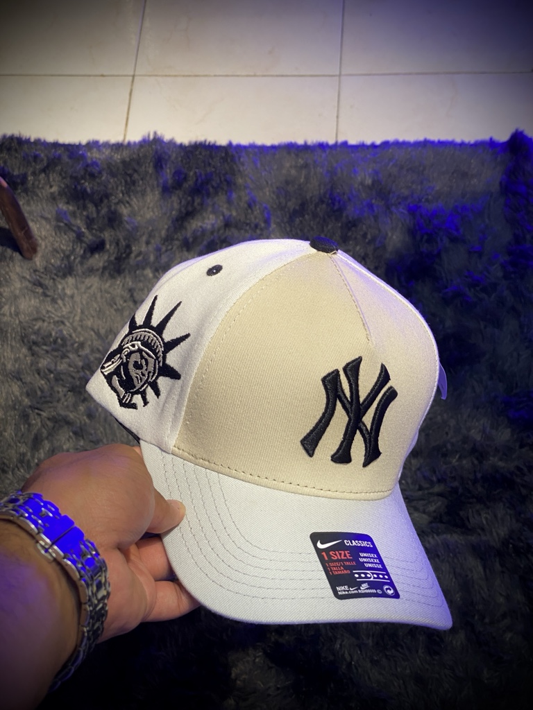 Nike gorra beige NY