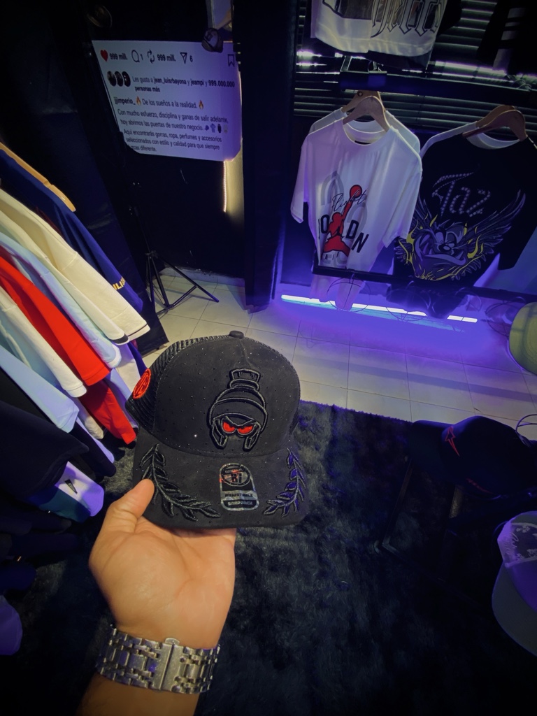 Gorra Mask Red Eyes