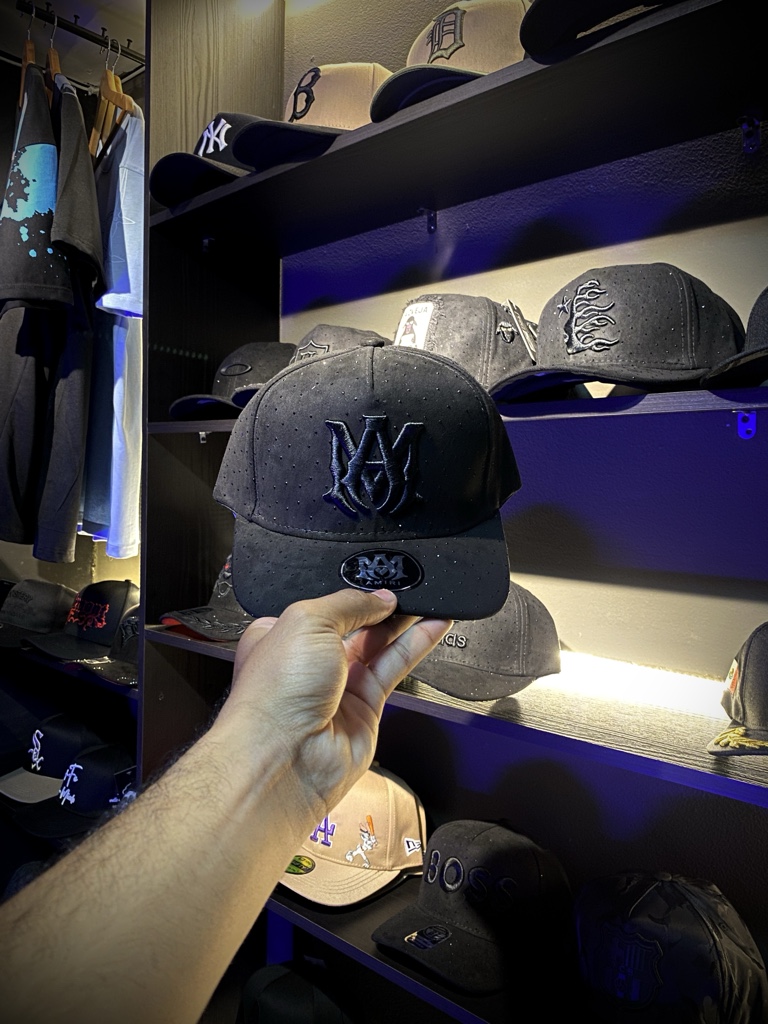 Gorra Amiri en gamuza diamantada