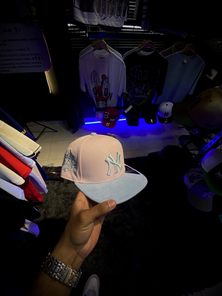 Gorra NY rosa y azul plana talla 7 1/4