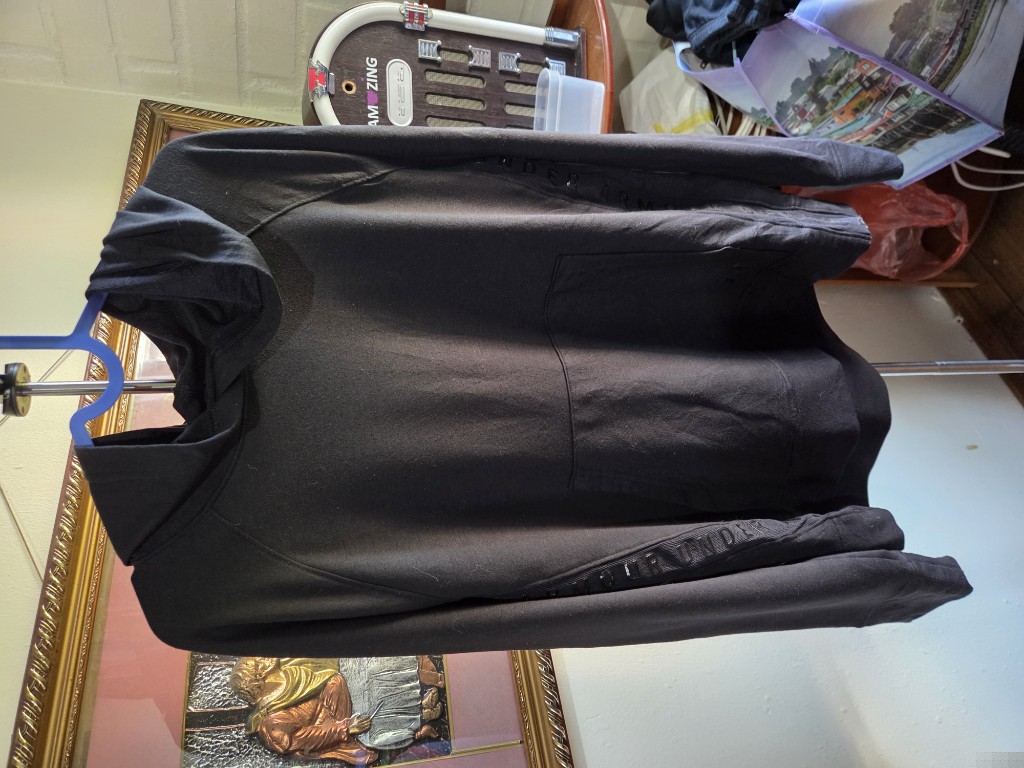 Sudadera Under