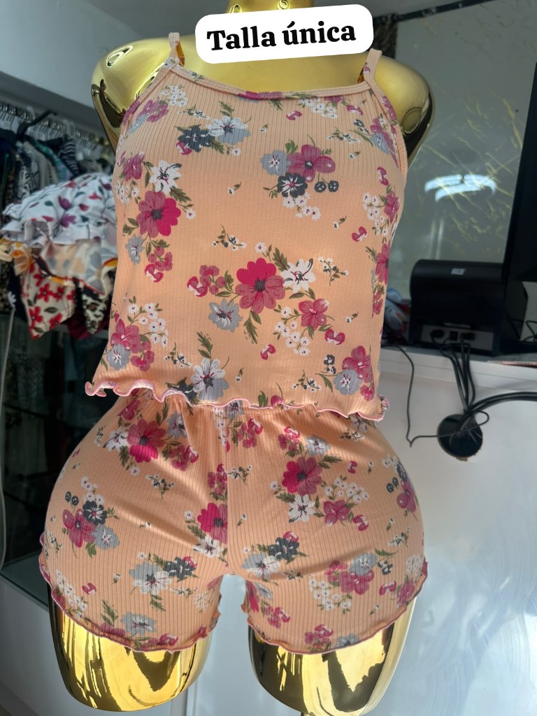Pijama one size efra floral rosado