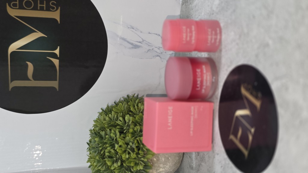 L'ANIGE Special Care Lip Sleeping Mask