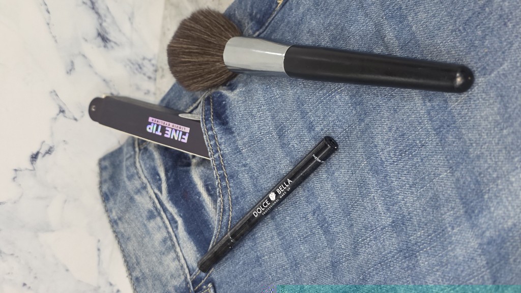Fine Tip Liquid Eyeliner Dolce Bella