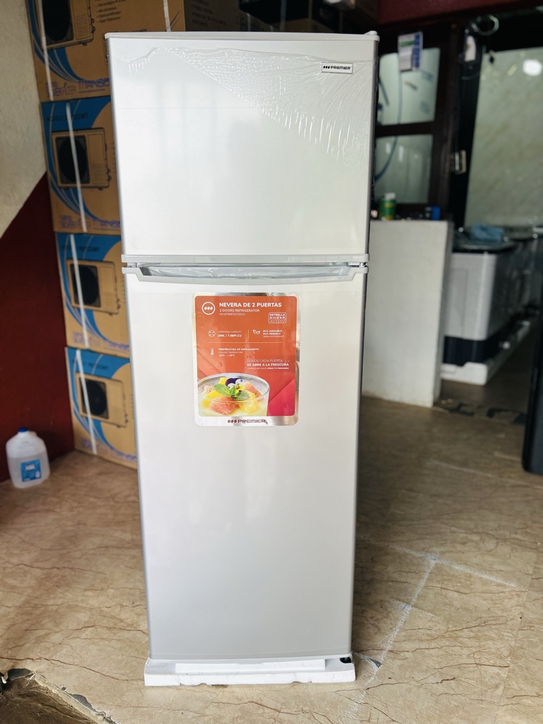 Premier refrigeradora blanca 2 puertas