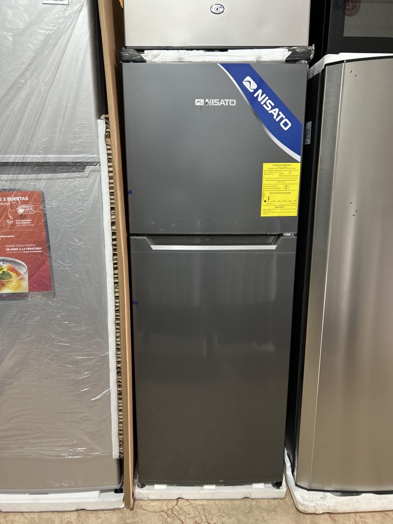 Nisato refrigeradora gris