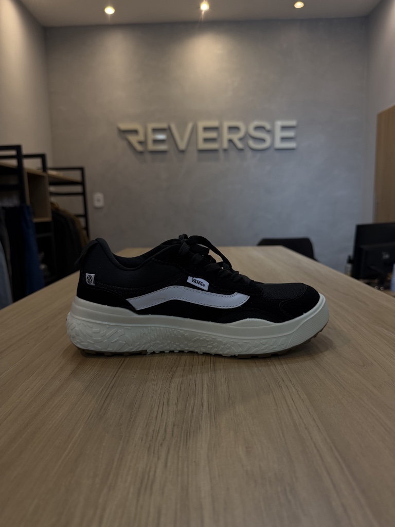 VANS ULTRARANGE PRETO BRANCO