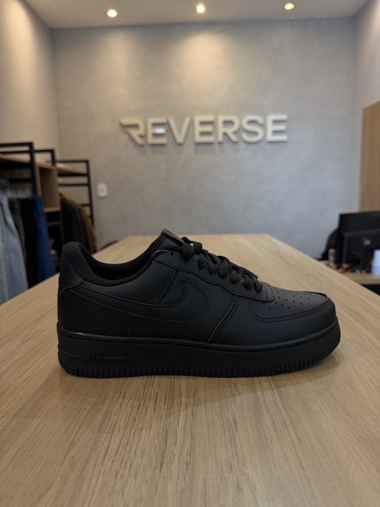 NIKE AIR FORCE PRETO
