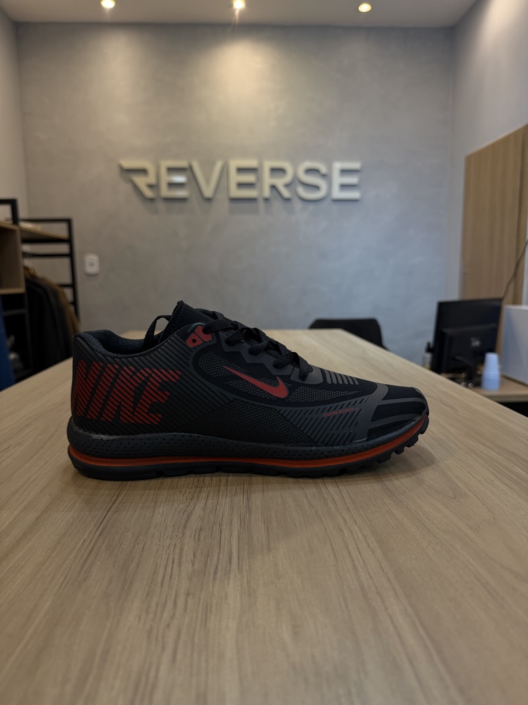 Nike tênis preto e vermelho