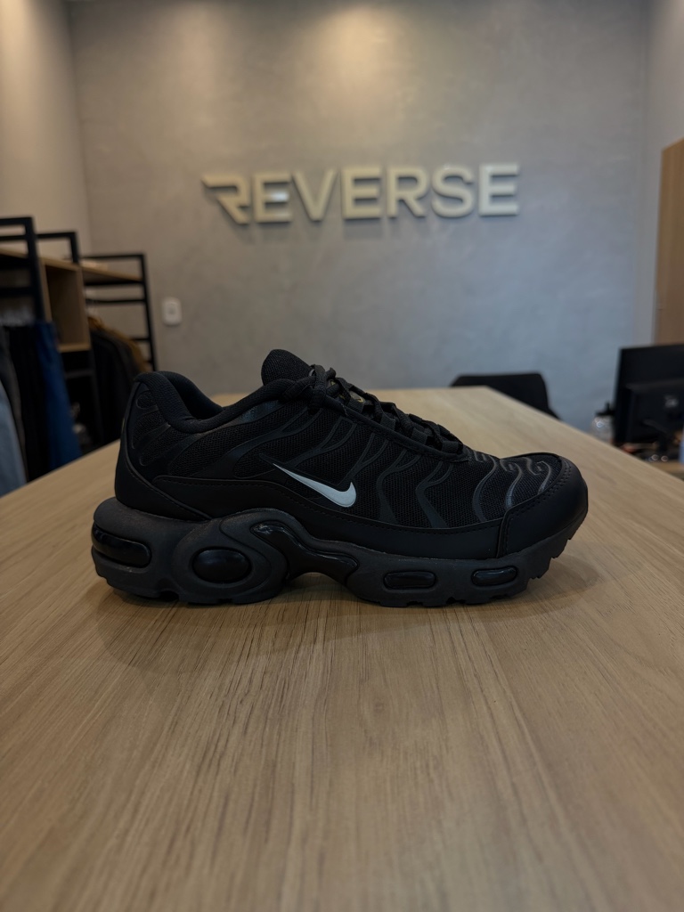 NIKE TN PRETO PRETO