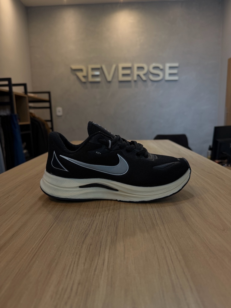 NIKE FIT PRETO BRANCO