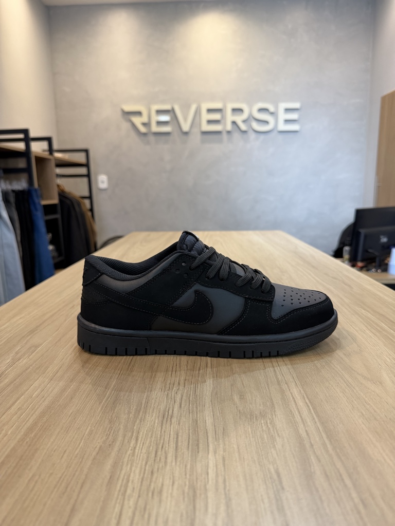 NIKE DUNK PRETO/PRETO
