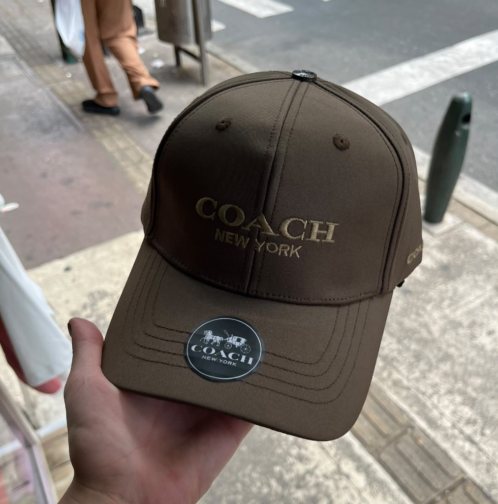 Gorra coach café