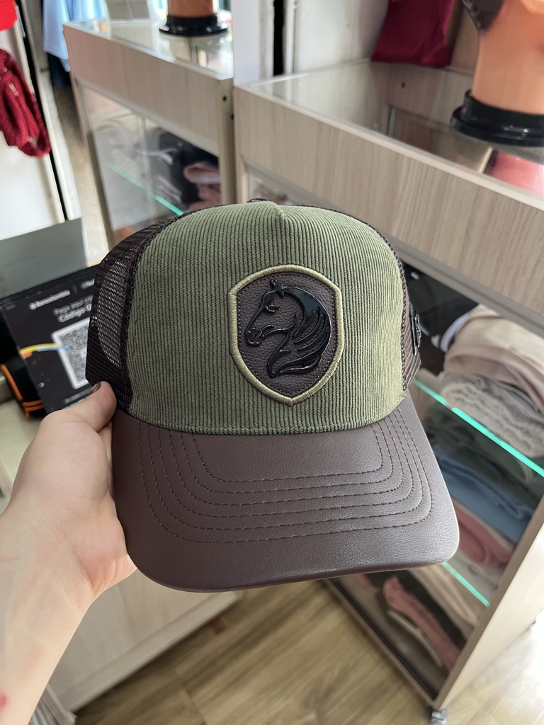 Gorra verde militar malla caballo