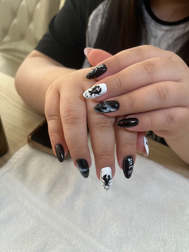 Uñas acrílicas