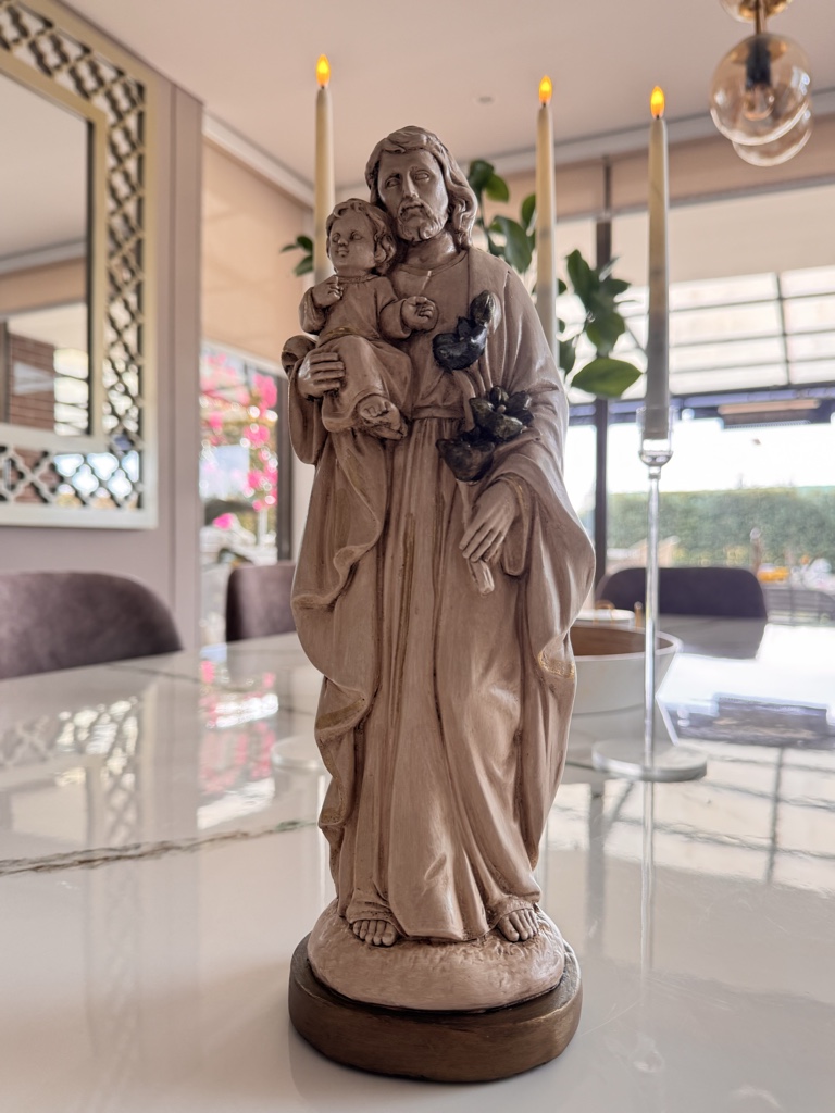 San José Lirios con el niño
