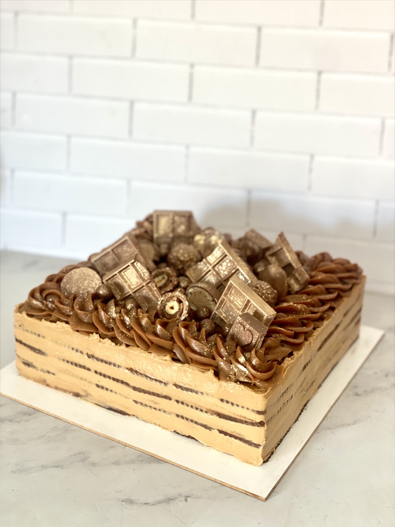 Chocotorta cuadrada con chocolates - chocotorta clasica - Chocotorta personalizada