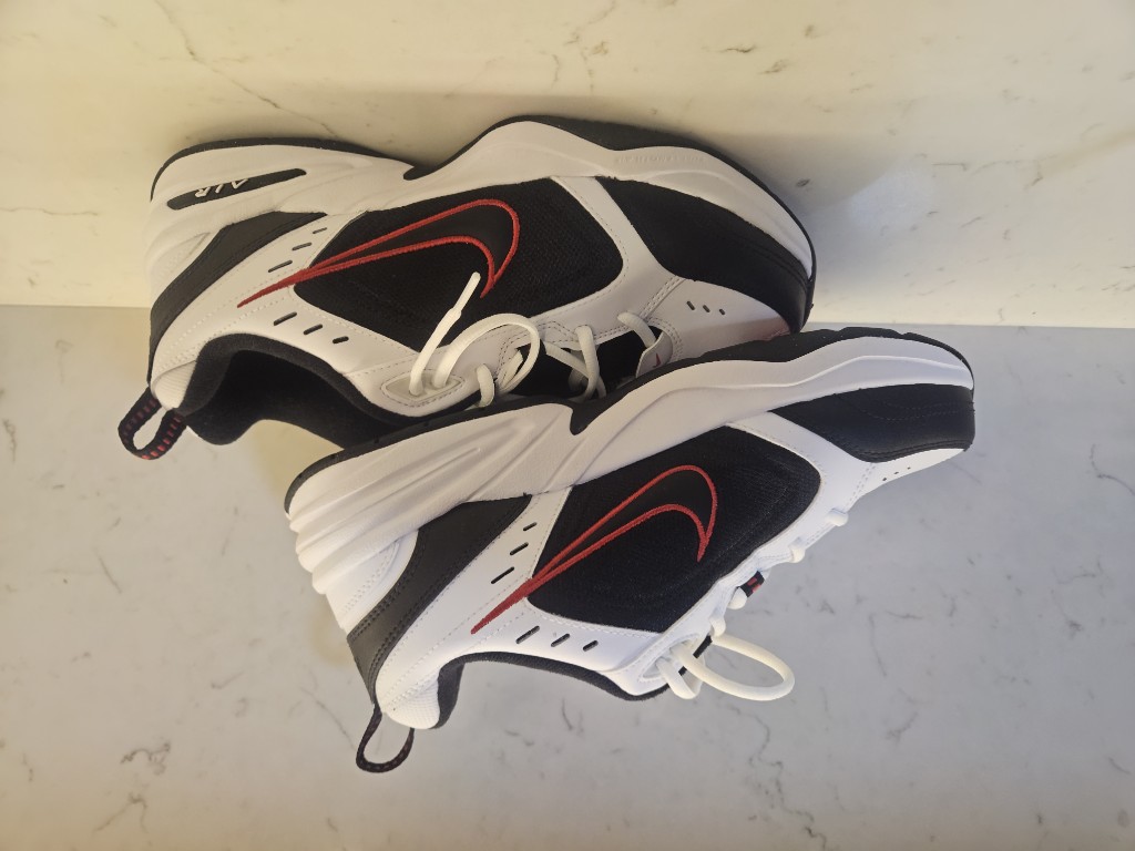 TENIS NIKE MONARCH IV 28.5CM