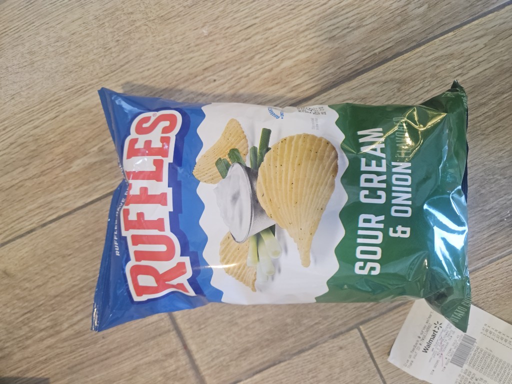 RUFFLES SOUR CREAM & ONION