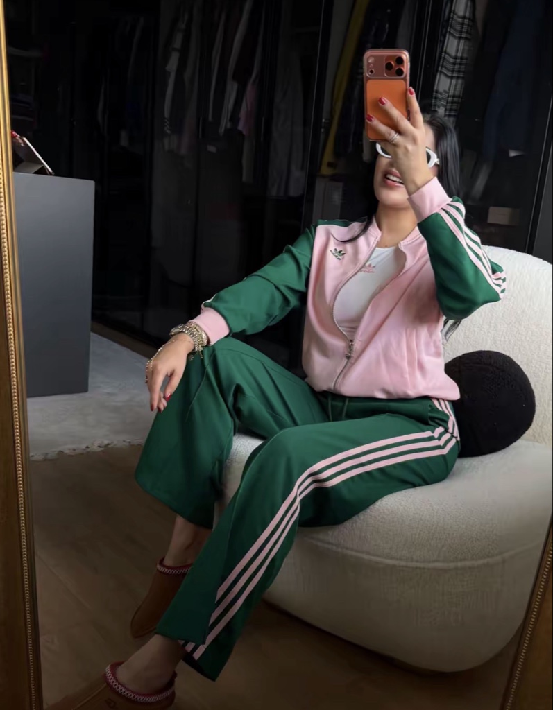 Conjunto deportivo rosa y verde
