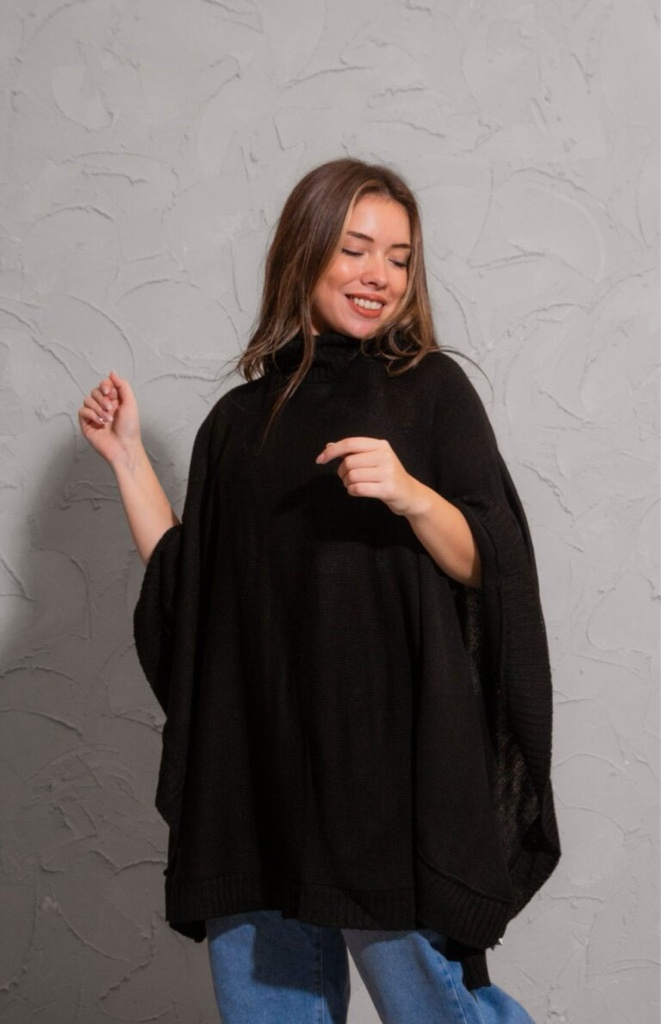 Poncho negro tejido