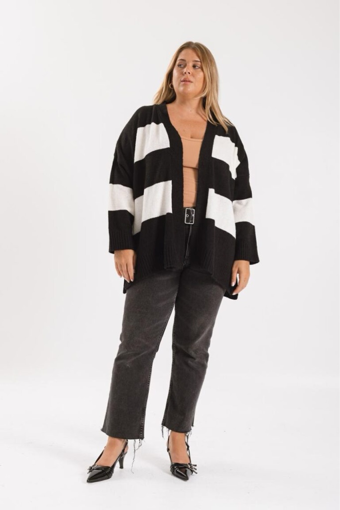Cardigan negro y blanco
