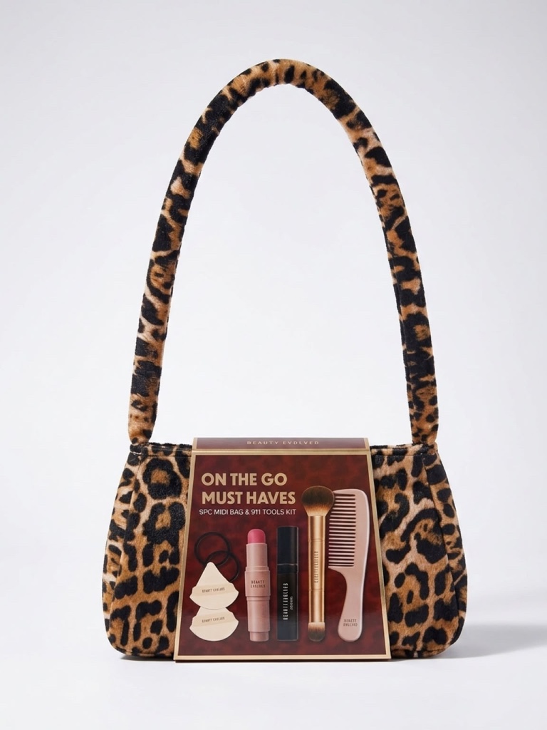 Revlon cosmetiquera leopardo