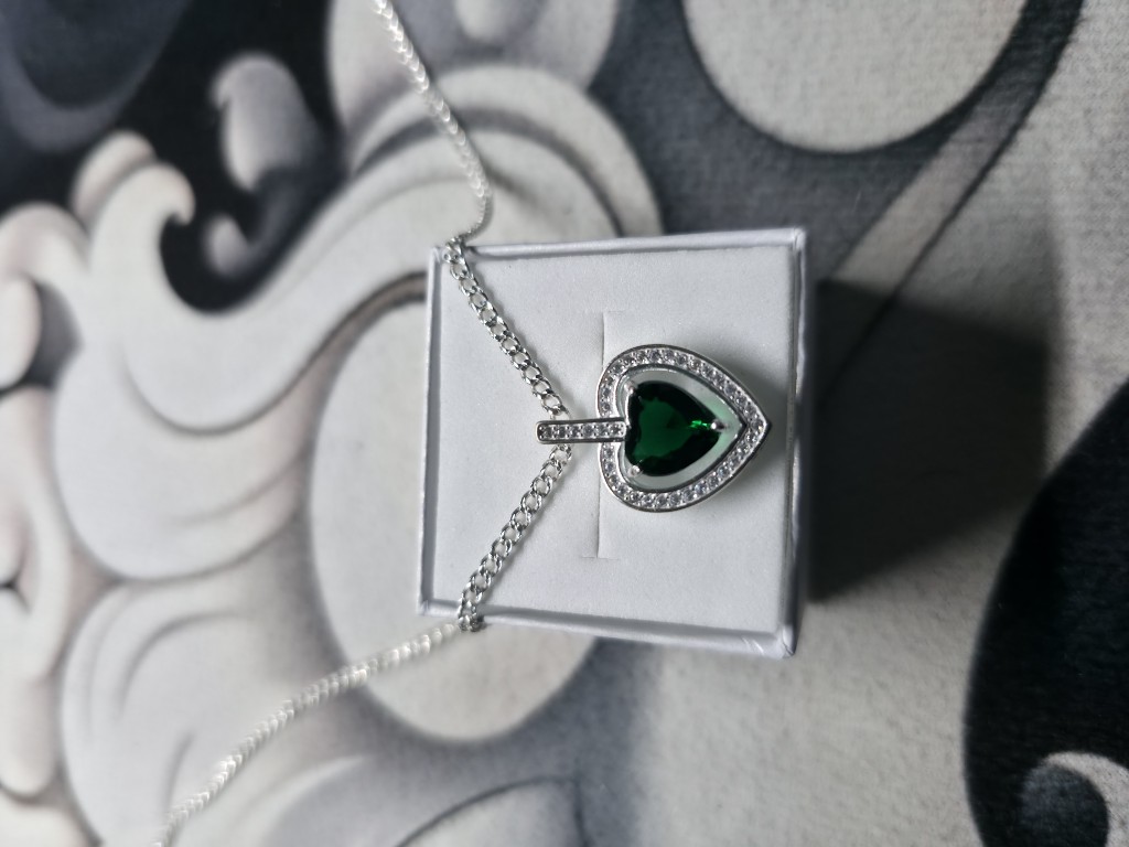 Dije corazon verde