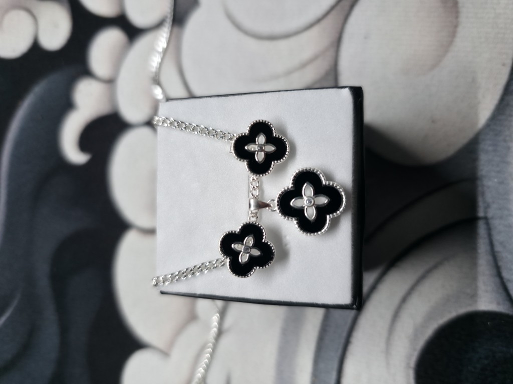 Trío Aretes y Dije Van Cleef