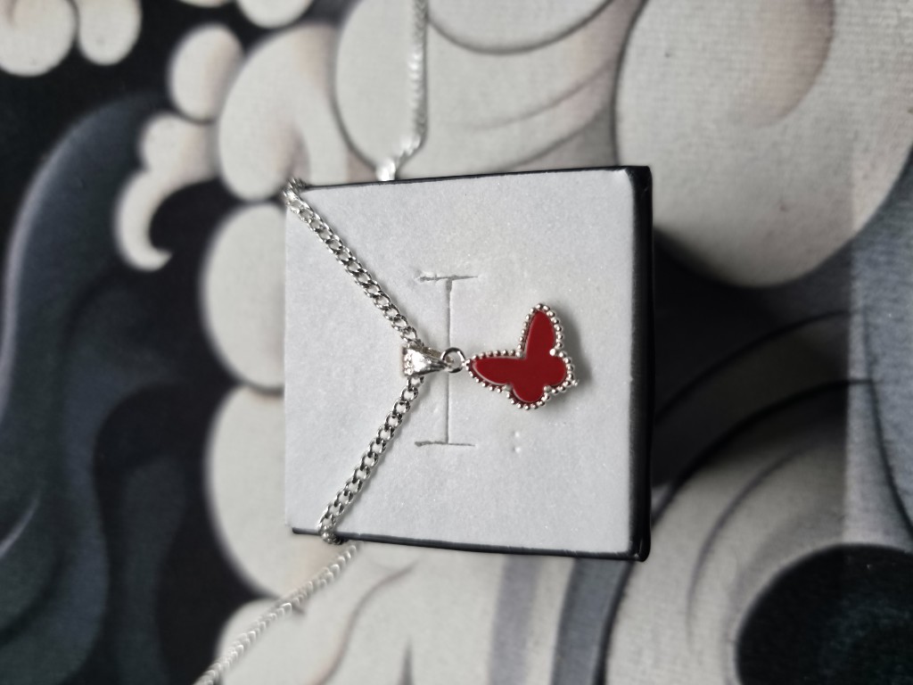 Dije Mariposa Roja