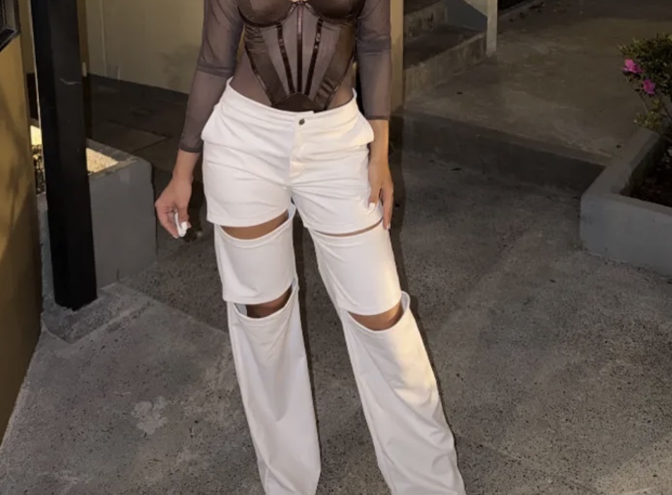 Pantalon cuerina rotos