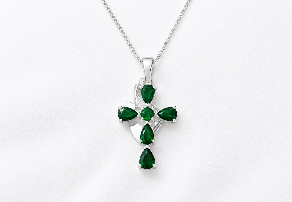 Cruz de piedra verde