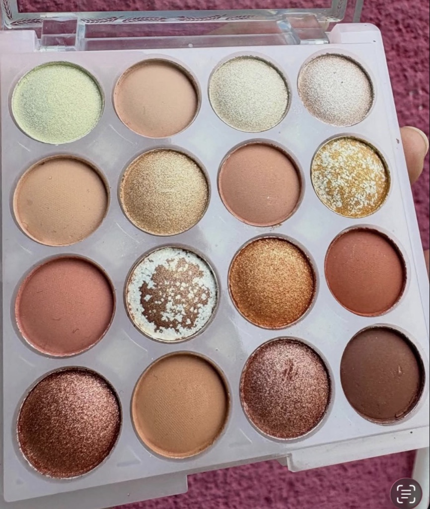 Paleta de sombras rosadas + rubor