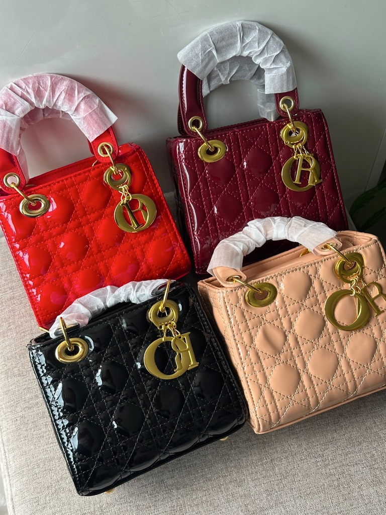 Tipo Dior charol dr058