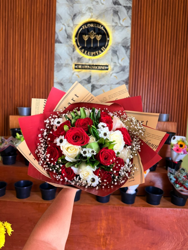 Ramo mediano rosas