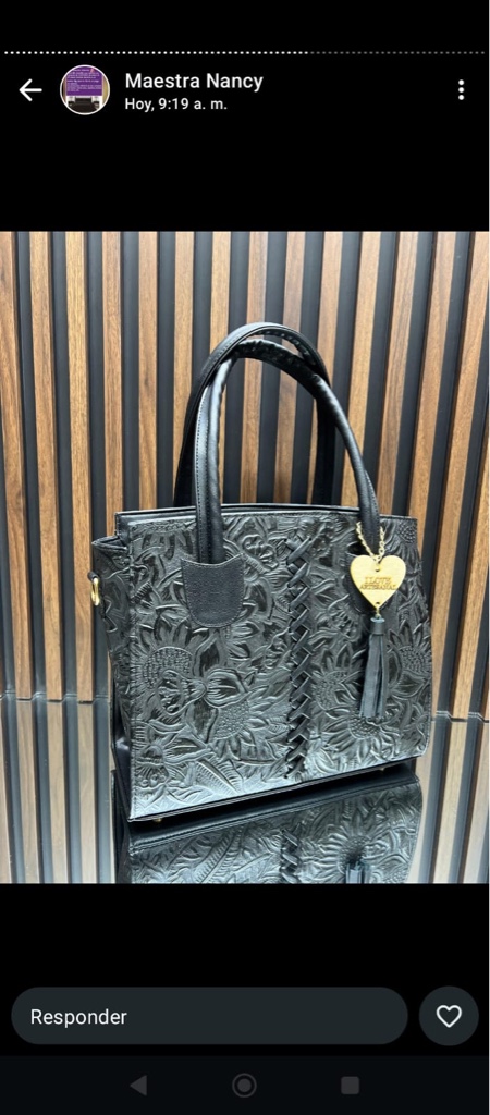 Bolso piel grabado