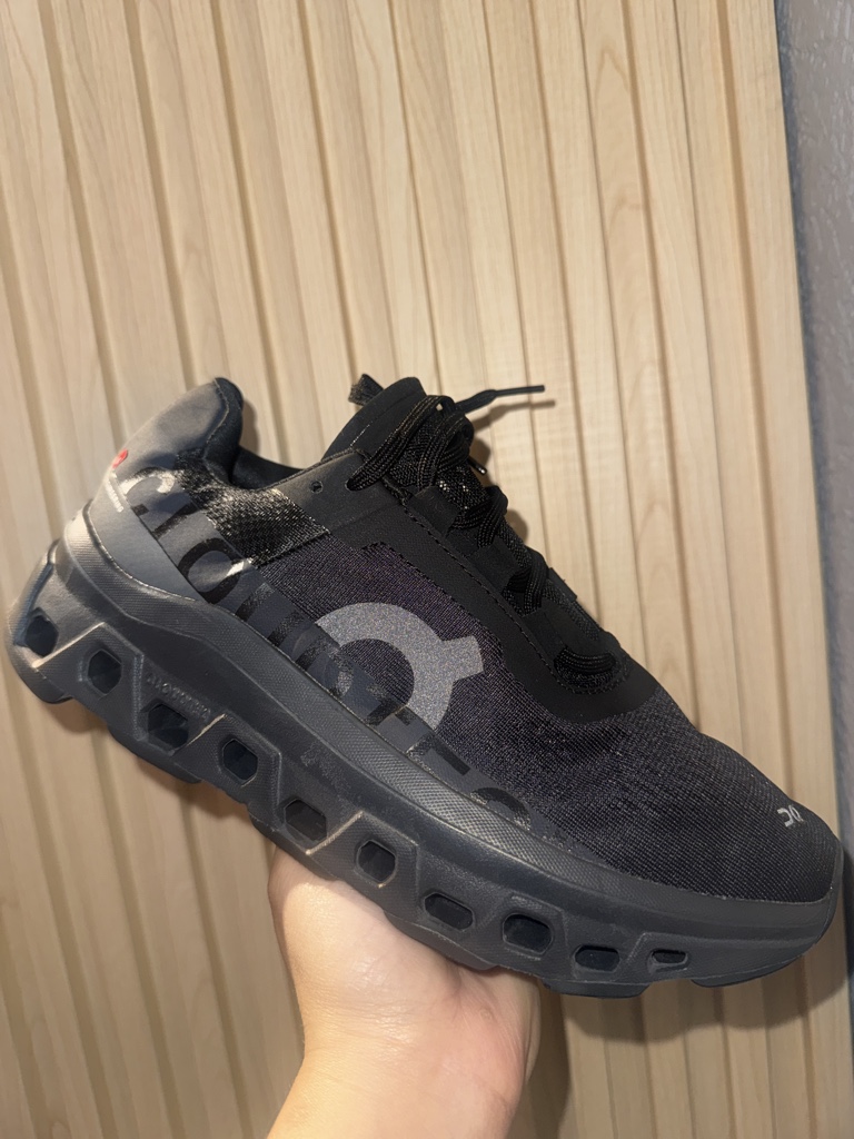 Tenis QU Cloud Monster Negro.