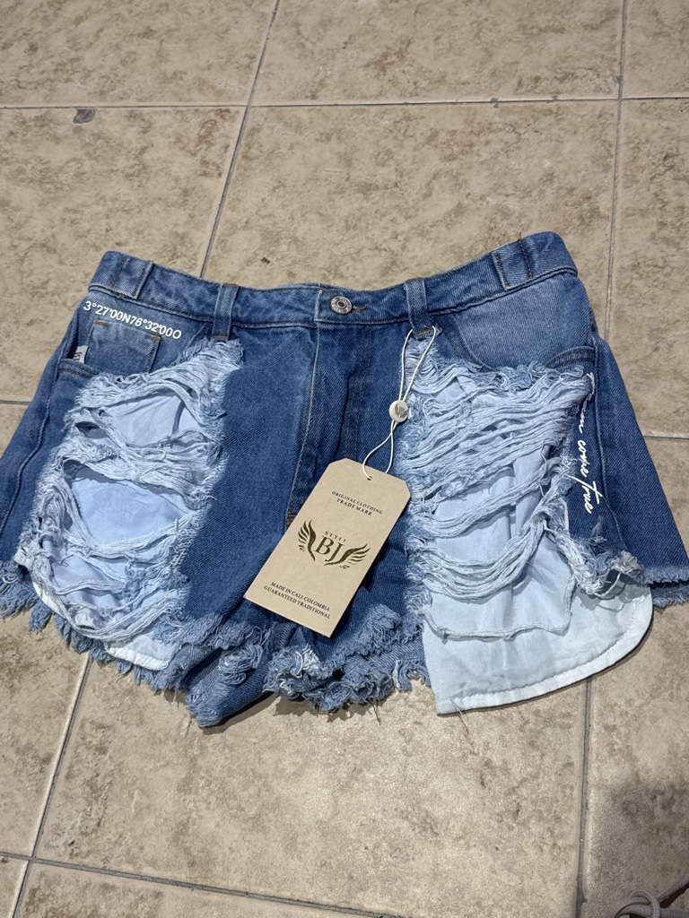 Short Jeans roto