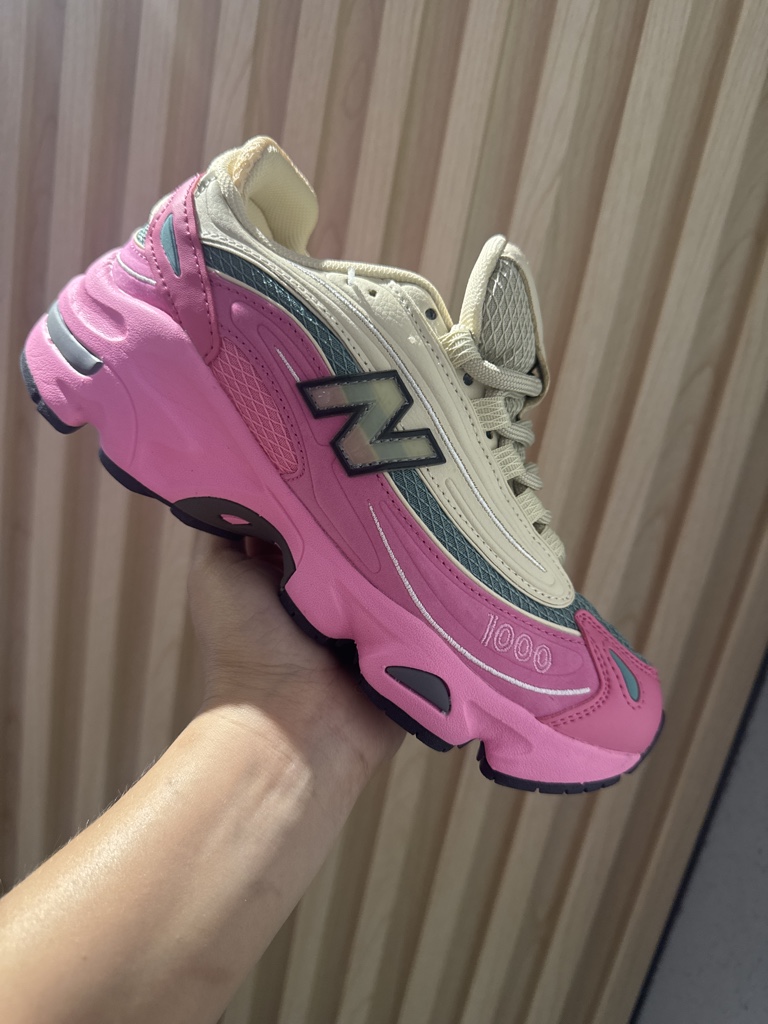 Tenis New Balance 1000 rosa beige