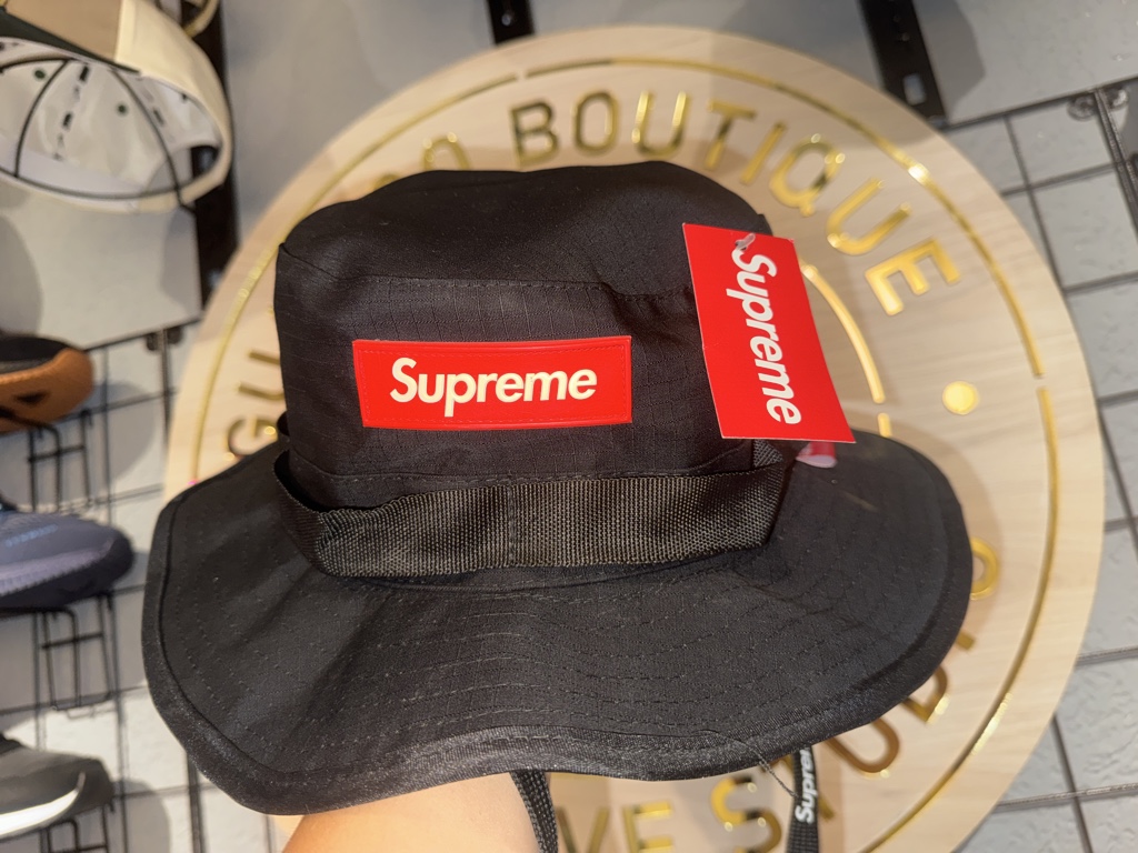 Gorro SUPREME CABALLERO