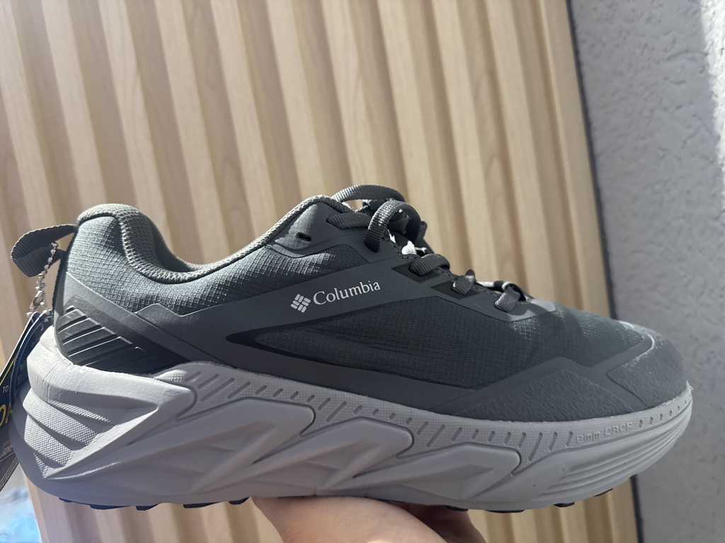 Tenis Columbia Gris.