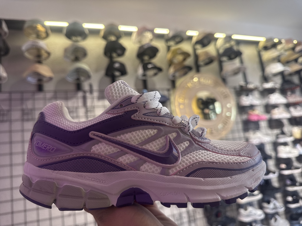 Tenis Nike Zoom Vomero blanco Morado
